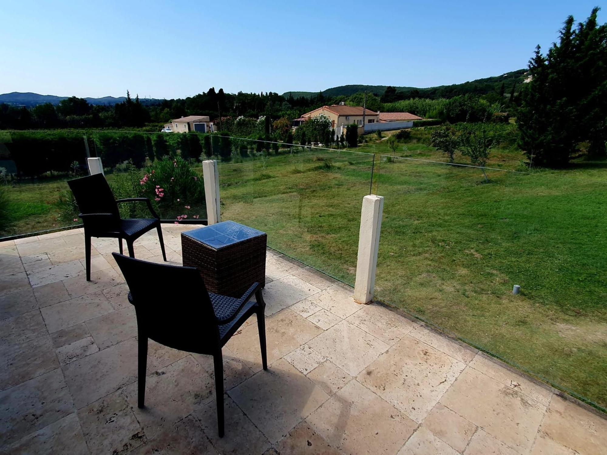 Superbe Chambre Avec Terrasse, Parking Prive, Jardin, Calme, Climatisation, 10 Mn Pont Du Gard #7 Apartment Рошфор-дю-Гар Екстериор снимка